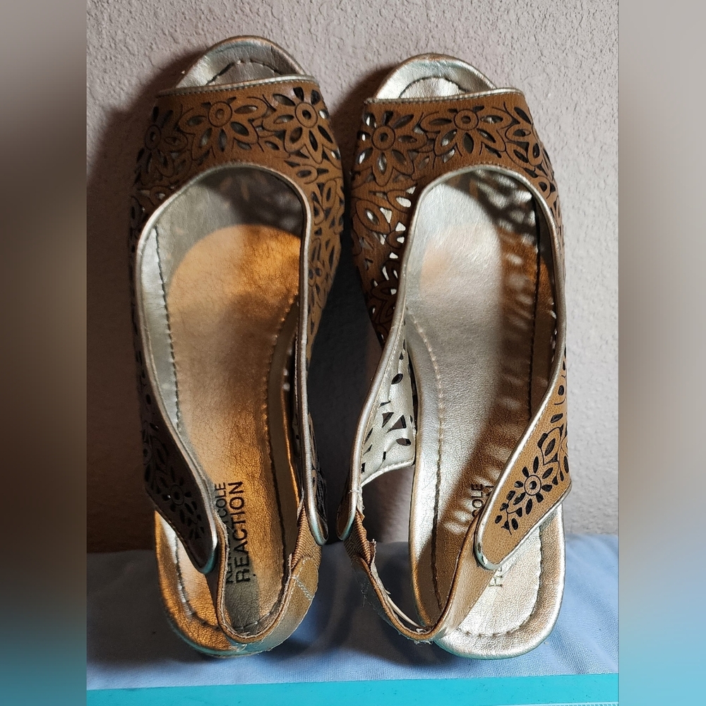 Kenneth Cole Wedge Sandals Cork Leather Tan Women's 7 1/2 M BENIFITS CHARITY